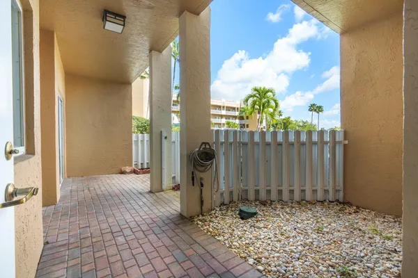 Property Slideshow image 3 of 61 | 7623 southampton ter 102, Tamarac, FL, 33321