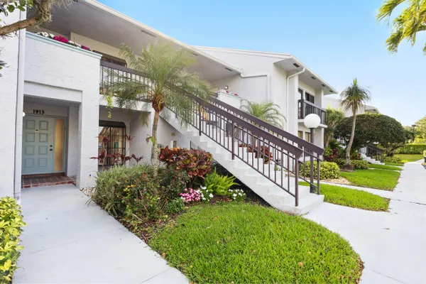Property Slideshow image 2 of 35 | 5186 golfview ct 1913, Delray Beach, FL, 33484