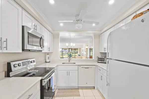 Property Slideshow image 3 of 35 | 5186 golfview ct 1913, Delray Beach, FL, 33484