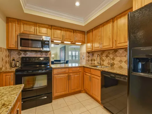 Property Slideshow image 2 of 35 | 9810 marina blvd 1136, Boca Raton, FL, 33428