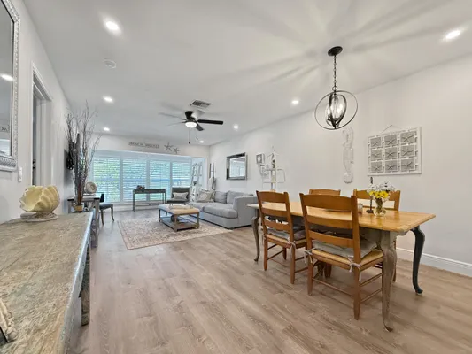 Property Slideshow image 2 of 15 | 1021 flame vine ave 203, Delray Beach, FL, 33445