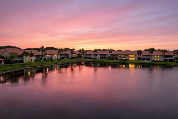 Property Slideshow image 2 of 47 | 14407 vía royale 1, Delray Beach, FL, 33446