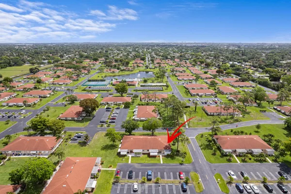 Property Slideshow image 2 of 35 | 5025 nw 3rd st c, Delray Beach, FL, 33445