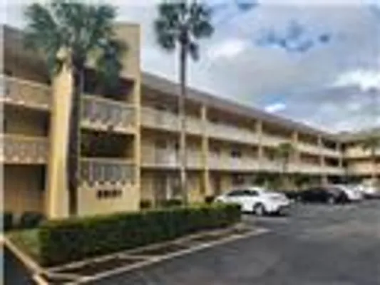 Property Slideshow image 2 of 18 | 5851 nw 62nd ave 105, Tamarac, FL, 33319