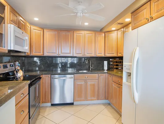 Property Slideshow image 3 of 50 | 305 wellington d d, West Palm Beach, FL, 33417