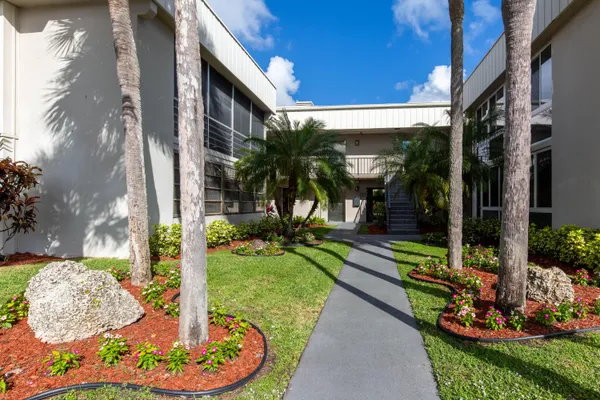 Property Slideshow image 3 of 35 | 154 capri d, Delray Beach, FL, 33484