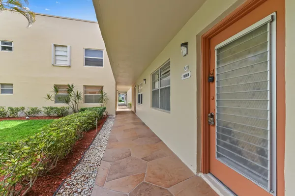 Property Slideshow image 3 of 32 | 211 piedmont e, Delray Beach, FL, 33484