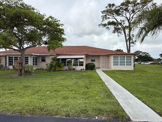 Property Slideshow image 2 of 16 | 4755 nw 3rd ct c, Delray Beach, FL, 33445