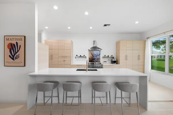 Property Slideshow image 3 of 40 | 7825 aberdeen lakes dr, Boynton Beach, FL, 33472