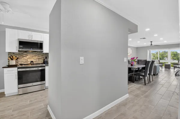 Property Slideshow image 3 of 38 | 13767 flora pl, Delray Beach, FL, 33484