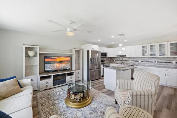 Property Slideshow image 3 of 30 | 135 waterford way, Delray Beach, FL, 33446