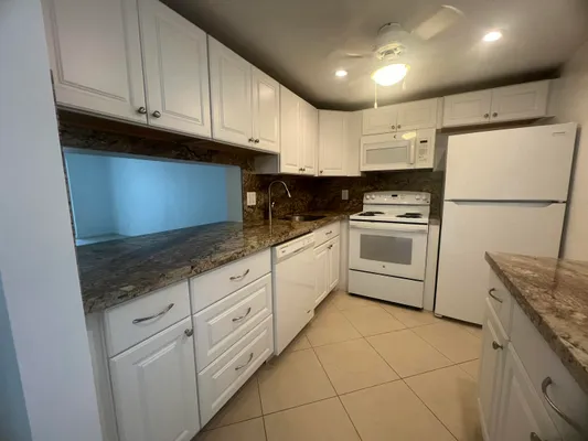 Property Slideshow image 2 of 69 | 2615 ne 3rd ct 213, Boynton Beach, FL, 33435