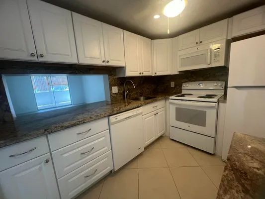 Property Slideshow image 3 of 69 | 2615 ne 3rd ct 213, Boynton Beach, FL, 33435