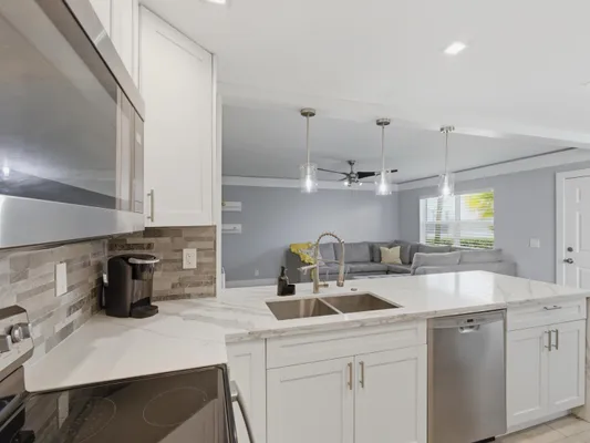 Property Slideshow image 2 of 50 | 397 burgundy i i, Delray Beach, FL, 33484