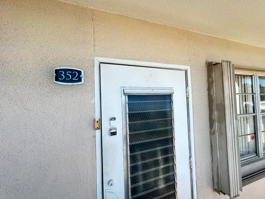 Property Slideshow image 3 of 18 | 352 southampton c c, West Palm Beach, FL, 33417