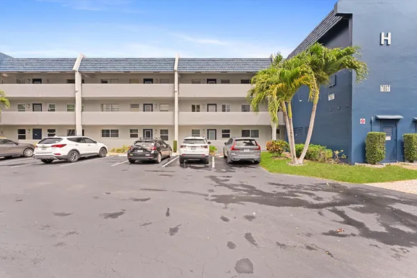 Property Slideshow image 2 of 31 | 7807 golf cir dr 109, Margate, FL, 33063