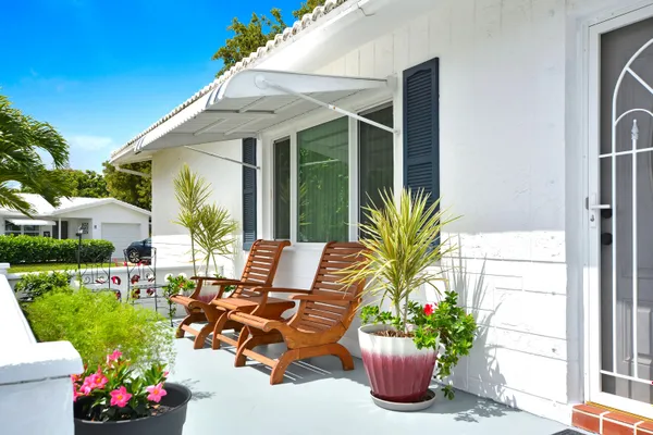 Property Slideshow image 2 of 18 | 2113 sw 15th st, Boynton Beach, FL, 33426