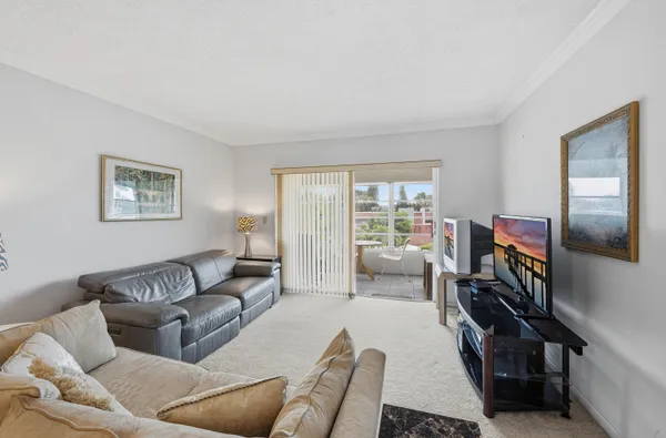 Property Slideshow image 3 of 39 | 2991 nw 46th ave 303, Lauderdale Lakes, FL, 33313