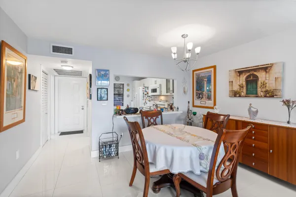 Property Slideshow image 3 of 44 | 1001 colony point cir, Pembroke Pines, FL, 33026