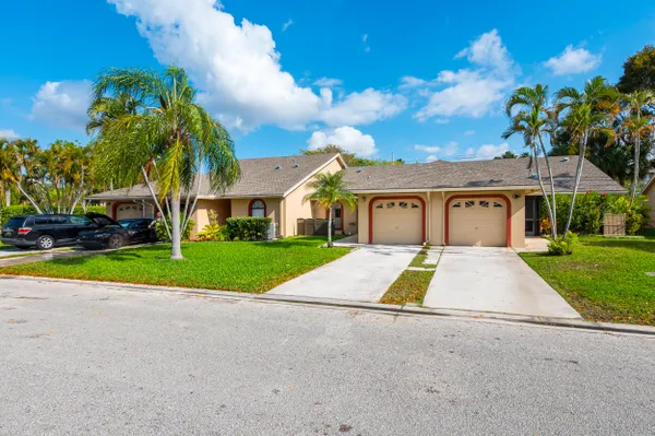 Property Slideshow image 2 of 20 | 9665 nw 76th ct, Tamarac, FL, 33321
