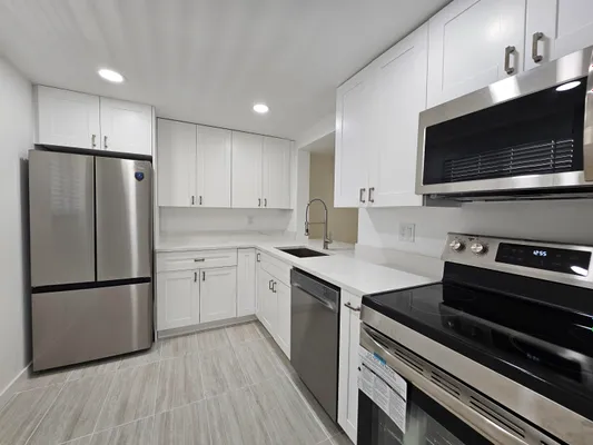Property Slideshow image 2 of 17 | 5220 las verdes cir 317, Delray Beach, FL, 33484