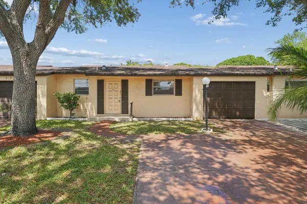 Property Slideshow image 2 of 30 | 7708 margate blvd c7-8, Margate, FL, 33063