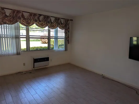 Property Slideshow image 3 of 32 | 190 oakridge m m, Deerfield Beach, FL, 33442