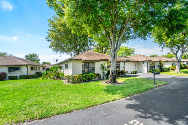 Property Slideshow image 2 of 31 | 4717 robinwood ter a, Boynton Beach, FL, 33436