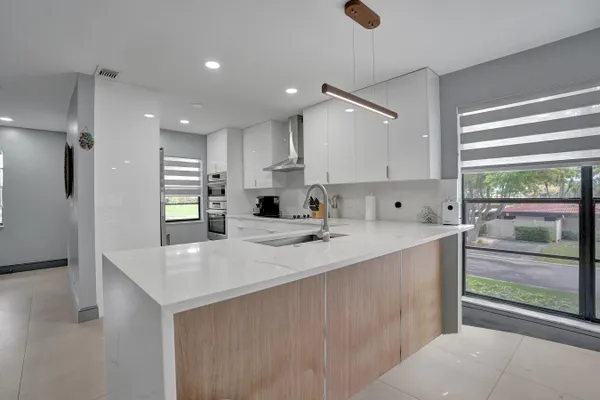 Property Slideshow image 3 of 44 | 21675 tall palm cir 2b, Boca Raton, FL, 33433