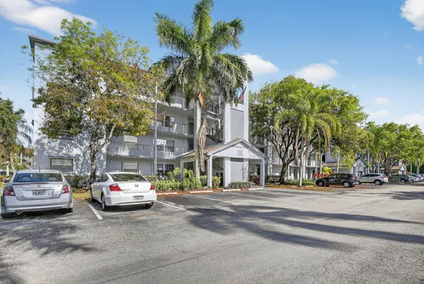 Property Slideshow image 2 of 43 | 1401 sw 128th ter 212h, Pembroke Pines, FL, 33027