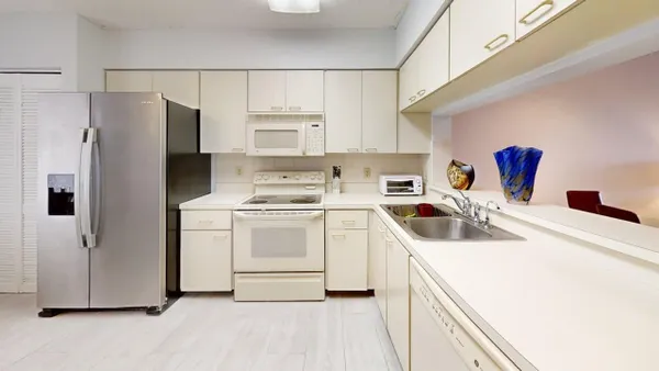 Property Slideshow image 3 of 39 | 14460 strathmore ln 804, Delray Beach, FL, 33446