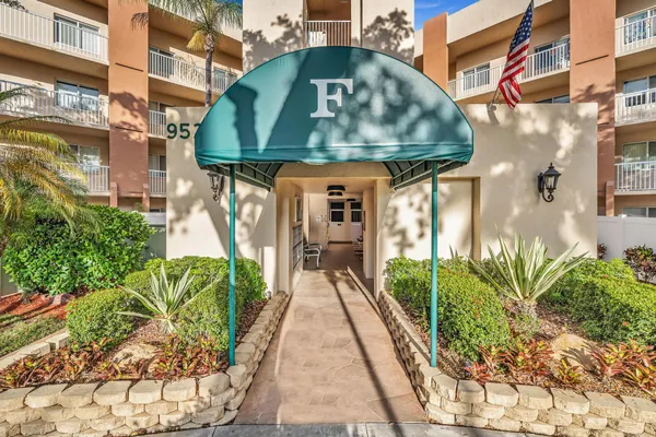 Property Slideshow image 2 of 76 | 9539 weldon cir f107, Tamarac, FL, 33321