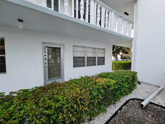 Property Slideshow image 3 of 23 | 259 windsor l l, West Palm Beach, FL, 33417