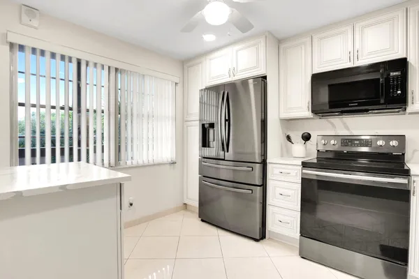 Property Slideshow image 3 of 32 | 4701 martinique dr k3, Coconut Creek, FL, 33066