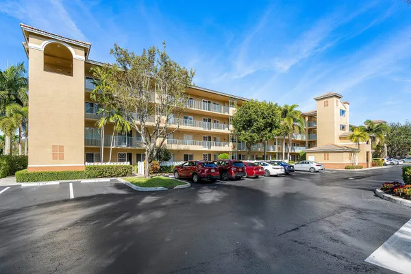 Property Slideshow image 3 of 62 | 5749 gemstone ct 204, Boynton Beach, FL, 33437