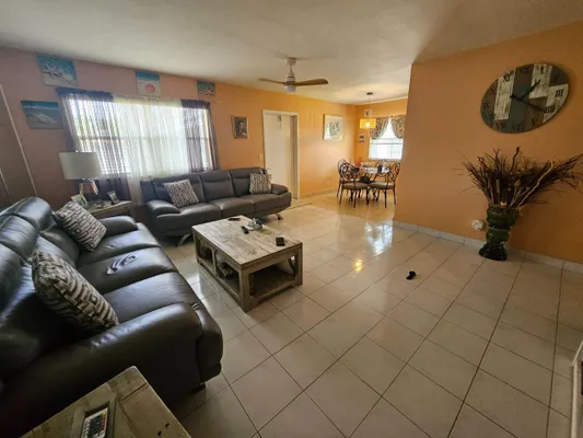 Property Slideshow image 2 of 8 | 365 brittany ave, Delray Beach, FL, 33446