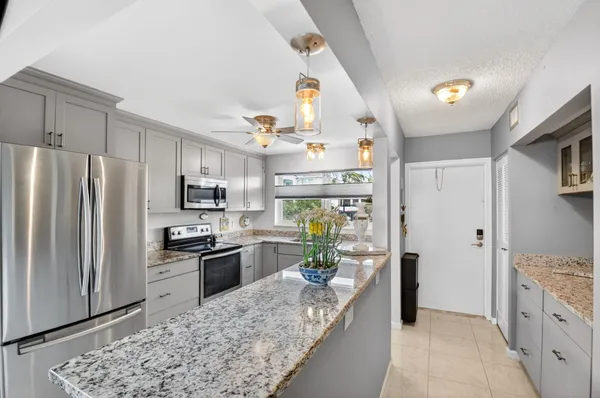 Property Slideshow image 3 of 28 | 2016 s federal hwy e309, Boynton Beach, FL, 33435