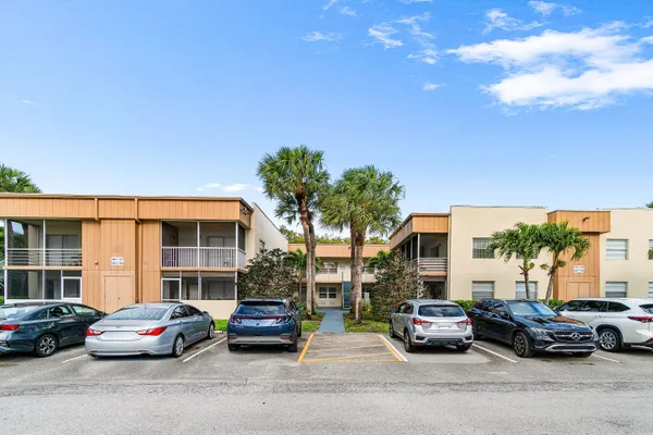 Property Slideshow image 2 of 22 | 154 piedmont d d, Delray Beach, FL, 33484
