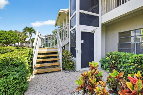 Property Slideshow image 2 of 86 | 21 eastgate dr d, Boynton Beach, FL, 33436