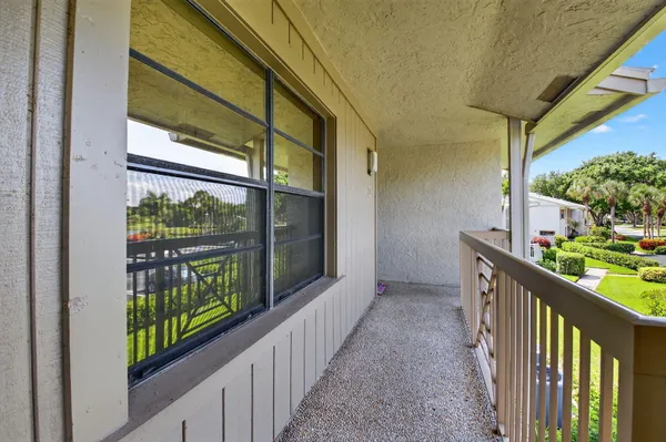 Property Slideshow image 3 of 86 | 21 eastgate dr d, Boynton Beach, FL, 33436