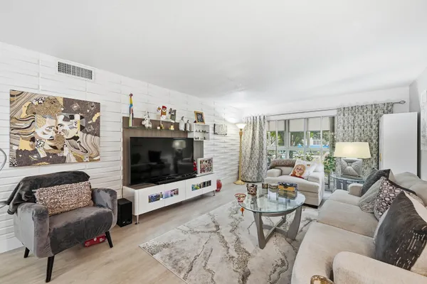 Property Slideshow image 3 of 29 | 2301 lucaya ln m2, Coconut Creek, FL, 33066