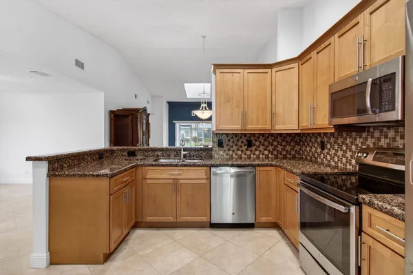 Property Slideshow image 3 of 68 | 6135 waldwick cir, Delray Beach, FL, 33484