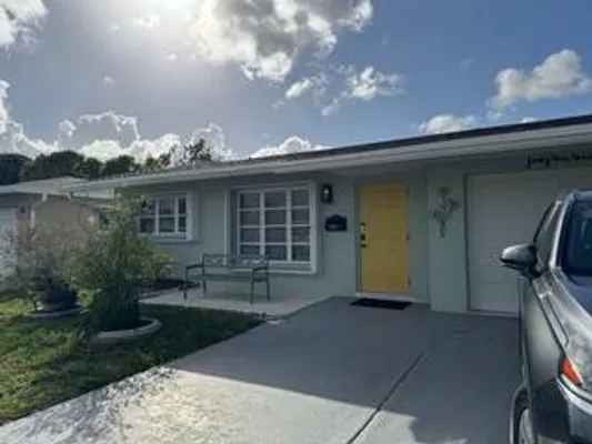 Property Slideshow image 2 of 21 | 4919 nw 47th ter, Tamarac, FL, 33319