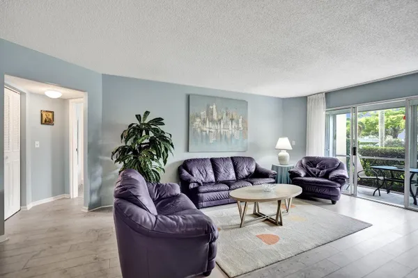 Property Slideshow image 3 of 20 | 3590 via poinciana 114, Greenacres, FL, 33467