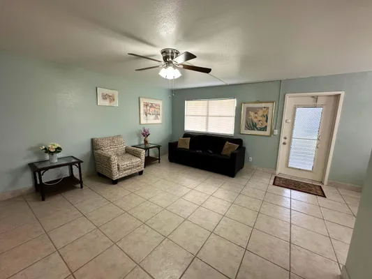 Property Slideshow image 2 of 22 | 337 saxony h way 337, Delray Beach, FL, 33446