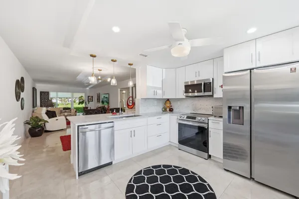 Property Slideshow image 2 of 40 | 2403 antigua cir m1, Coconut Creek, FL, 33066