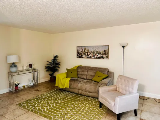 Property Slideshow image 2 of 12 | 13500 sw 1st st 111u, Pembroke Pines, FL, 33027