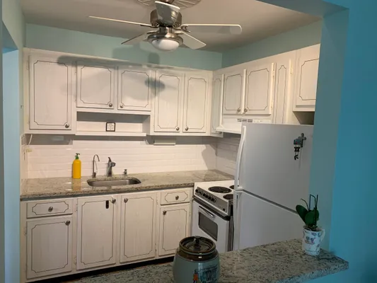 Property Slideshow image 2 of 16 | 100 s s blvd 1c, Boynton Beach, FL, 33435