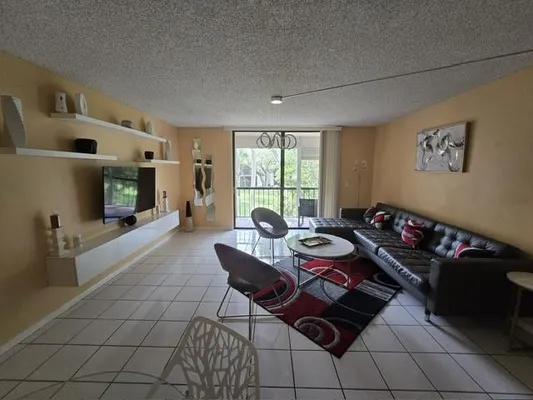 Property Slideshow image 2 of 21 | 5160 las verdes cir 217, Delray Beach, FL, 33484