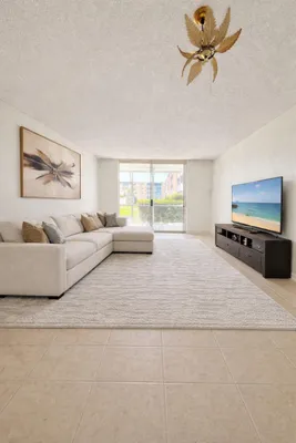 Property Slideshow image 2 of 22 | 202 se 10th st 105, Dania Beach, FL, 33004